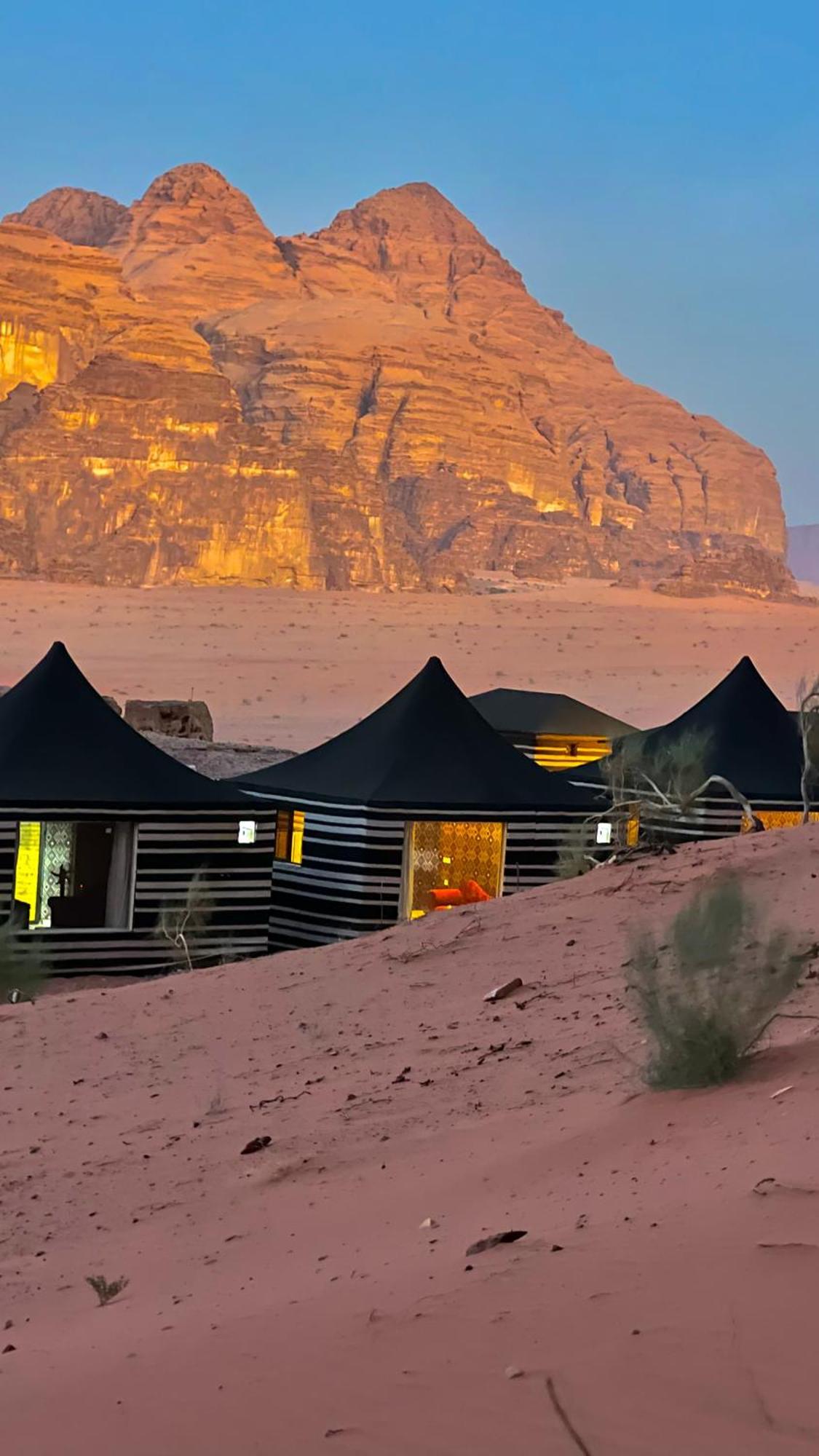 ワディ ・ラム Rum Mountain Luxury Campアパートホテル エクステリア 写真